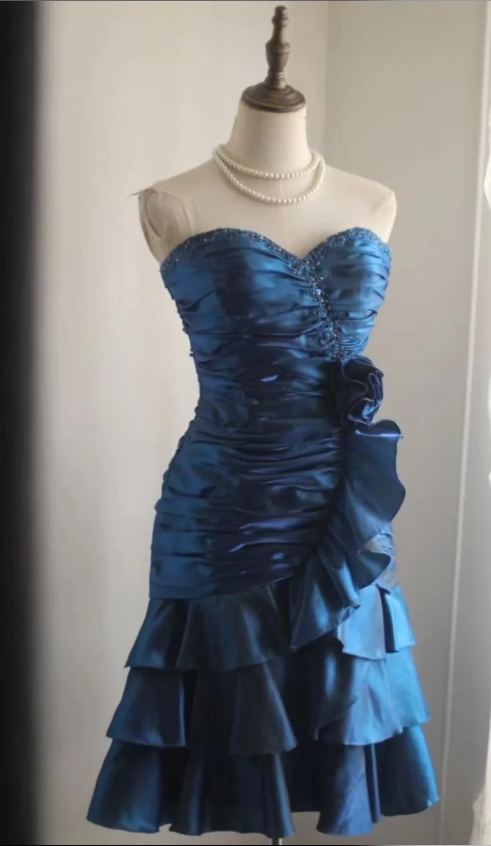 Chic Sweetheart Sheath Cocktail Dress Satin Graduation Party Dress Blue Birthday Dress ES07127