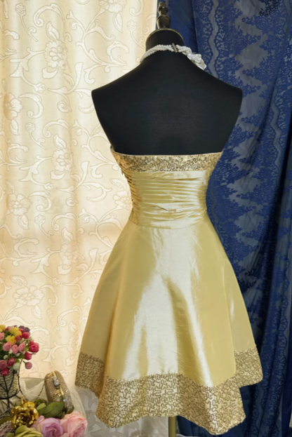 Robe de cocktail chic trapèze à col cœur en satin pour remise de diplôme, robe d'anniversaire jaune ES07128
