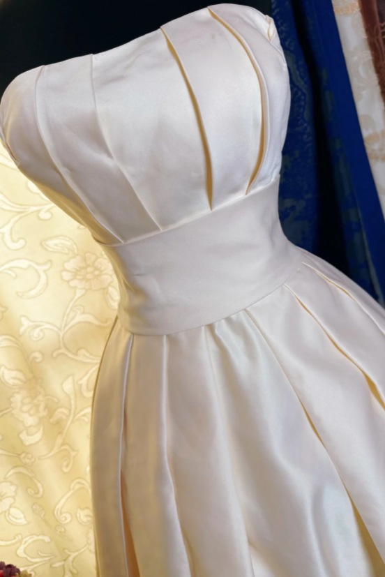 Robe de cocktail chic sans bretelles coupe trapèze en satin, robe de bal de fin d'année, robe d'anniversaire blanche ES07130