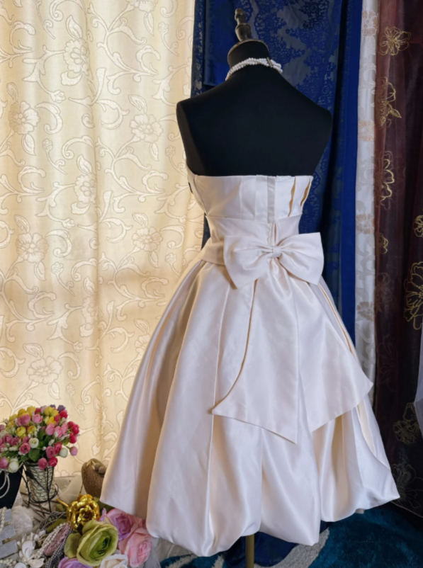 Robe de cocktail chic sans bretelles coupe trapèze en satin, robe de bal de fin d'année, robe d'anniversaire blanche ES07130