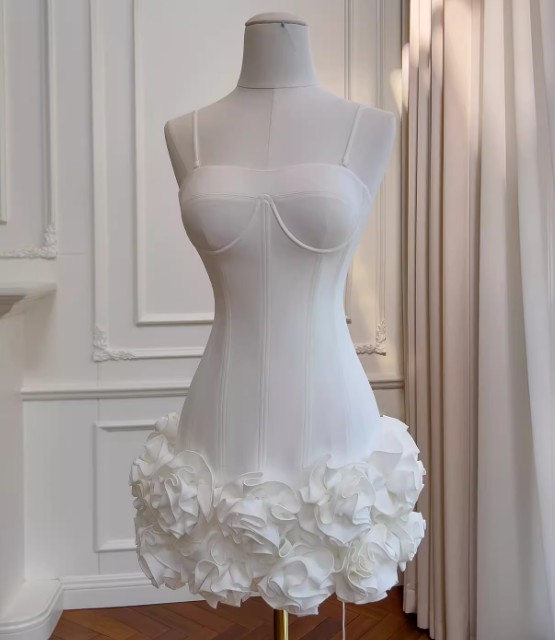 Robe de cocktail sexy à fines bretelles, robe de soirée de remise des diplômes en satin, robe d'anniversaire blanche ES07241