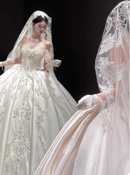 Princess Off-the-shoulder Ball Gown White Wedding Dress Satin Beaded Bridal Dress Elegant Bridal Gown EW004