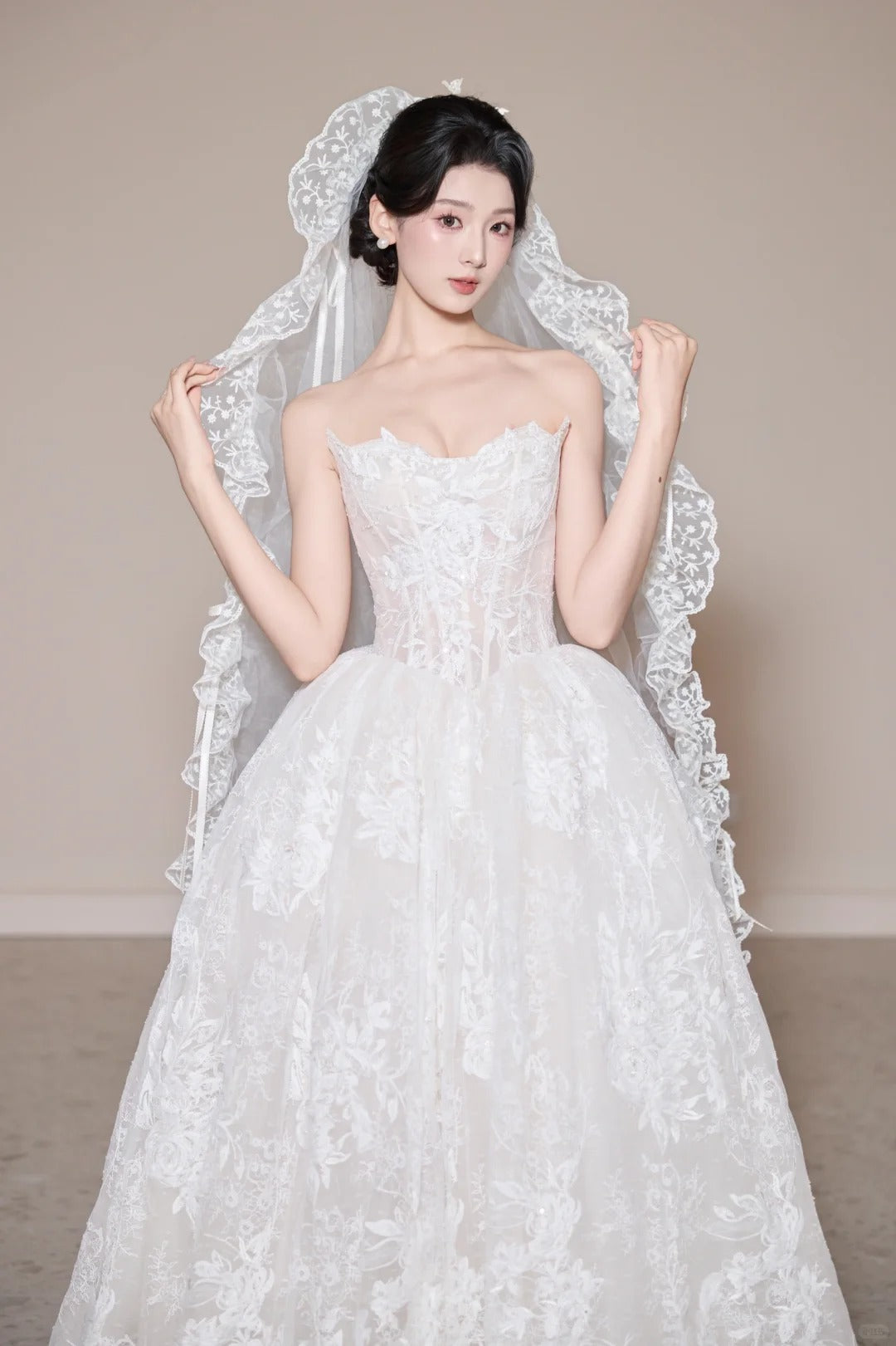 Timeless Strapless Wedding Dresses Applique A-Line Tulle Bridal Gowns Sleeveless White Bridal Dresses EW0103