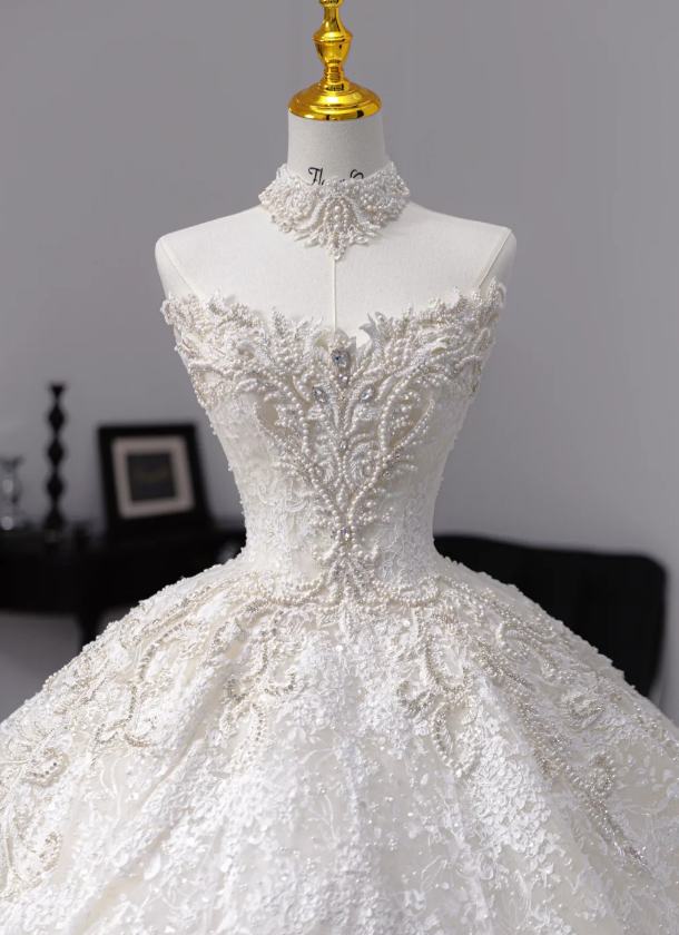 Simple Strapless Ball Gown Lace Wedding Dresses Beaded Bridal Gowns White Sleeveless Bridal Dresses EW0108