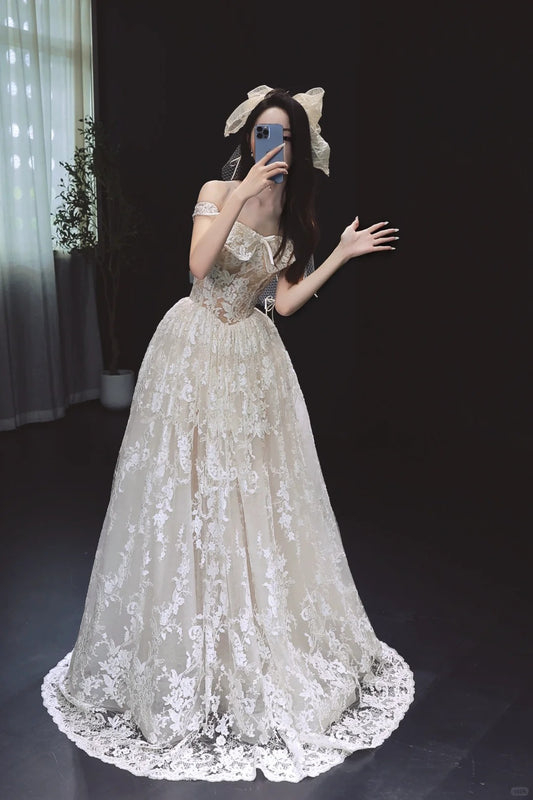 Modest Off-the-shoulder A-Line Wedding Dress Tulle Bridal Dress Lace Applique Bridal Gown EW014