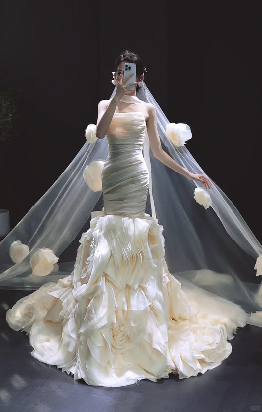 Glam Mermaid Tulle Wedding Dress Strapless Pleated Applique Bridal Gown with Veil EW019