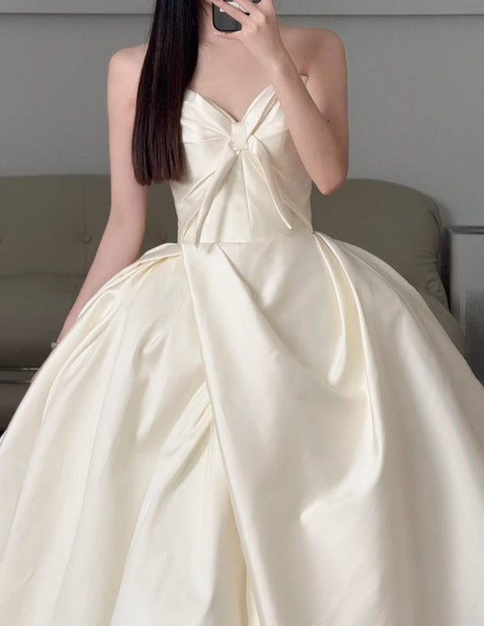 Wunderschönes dunkelolivgrünes herzförmiger Ausschnitt A-Linie Satin Tüll Kurzes Ballkleid Homecoming-Kleid ED02575