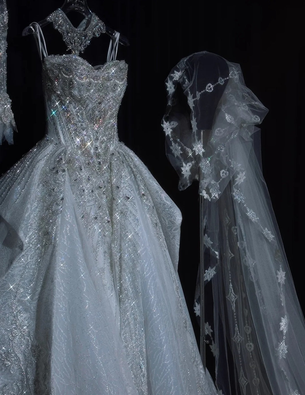 Wunderschönes dunkelolivgrünes herzförmiger Ausschnitt A-Linie Satin Tüll Kurzes Ballkleid Homecoming-Kleid ED02575