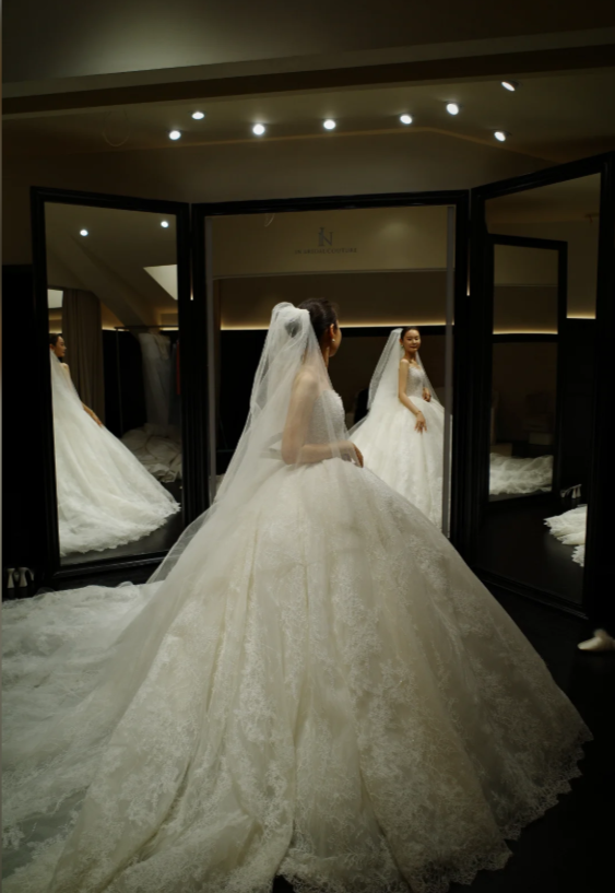 Robe de mariée trapèze modeste avec dentelle EW04754