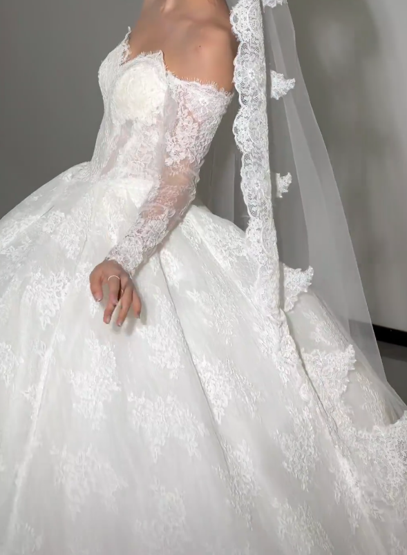 Robe de mariée trapèze modeste à épaules dénudées Robes de mariée en dentelle à manches Robe de mariée blanche EW04755