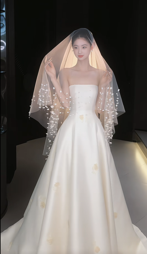Timeless Strapless A-Line Wedding Dress Satin Bridal Gowns White Birdal Dress EW04766