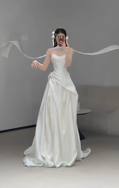 Robe de mariée intemporelle en satin coupe fourreau, Robe de mariée blanche EW04767