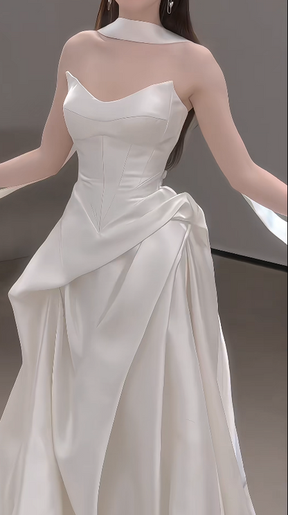Robe de mariée intemporelle en satin coupe fourreau, Robe de mariée blanche EW04767