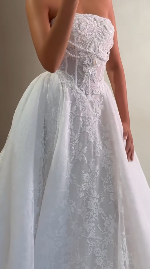 Timeless Strapless A-Line Wedding Dress Lace Bridal Gowns White Birdal Dress EW04768