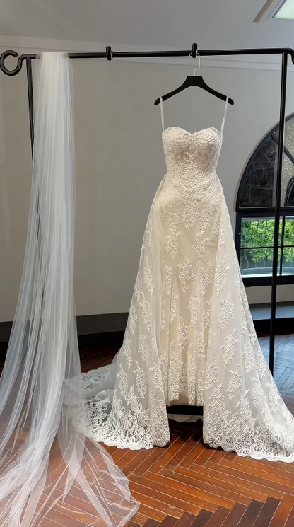 Robe de mariée intemporelle fourreau Sweetheart en dentelle Robes de mariée blanches EW04771