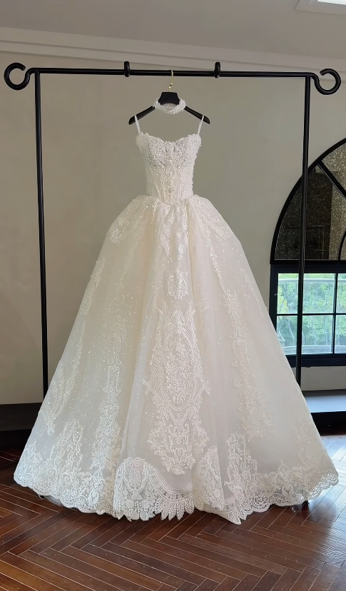 Timeless Strapless A-Line Wedding Dress Appliques Lace  Bridal Gowns White Birdal Dress EW04774