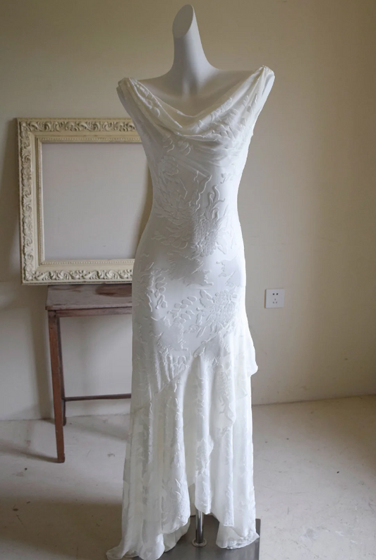 Chic V-neck Sheath Evening Dress Chiffon Birthday White Prom Dress EW04817