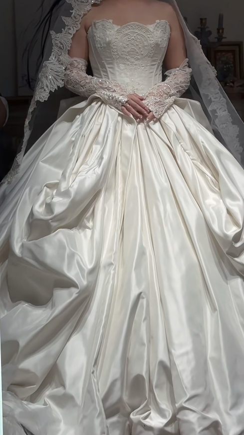Timeless A-Line Wedding Dress Strapless Satin Bridal Gown White Bridal Dress EW07165