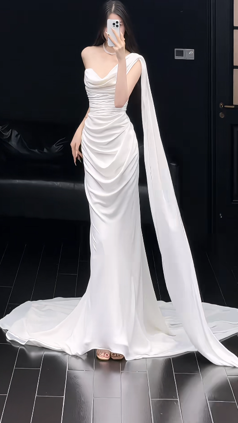 Timeless Sheath Wedding Dress One-shoulder Chiffon Bridal Gown White Bridal Dress EW07166