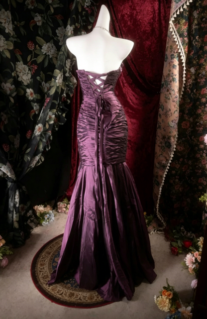 Robe de soirée longue satin fourreau chic sans bretelles violette pour bal de promo EW07176