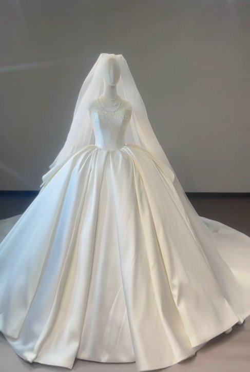 Elegant Strapless A-Line Wedding Dress Satin White Bridal Dress without Sleeves EW07494