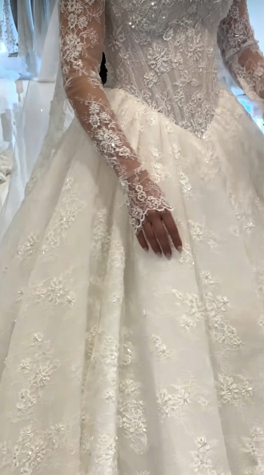 Chic A-Line Lace Wedding Dress Sweetheart White Bridal Dress Sleeveless Bridal Gown EW07502
