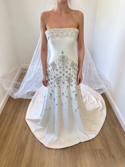Chic Sheath Satin Wedding Dress White StraplessBridal Dress Sleeveless Beaded Bridal Gown EW07505
