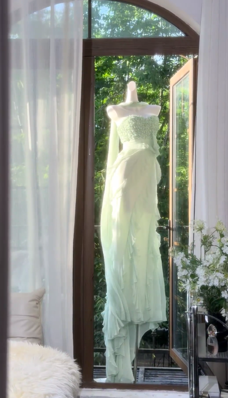 Schickes Spaghetti-Träger-Etui-Abendkleid aus Chiffon in Mintgrün – Ballkleid EW08956