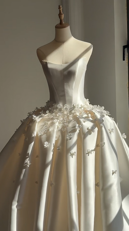 Robe de mariée chic sans bretelles trapèze en satin blanc Robe de mariée sans manches EW08979