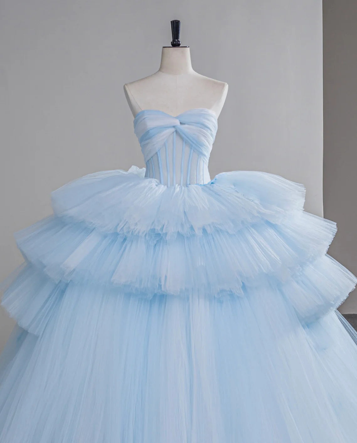 Blue Sweetheart Neck Ball Gown Tiered Tulle Long Prom Dresses, Blue Sweet 16 Dress EW097