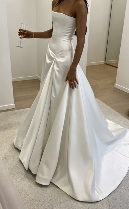 Trägerloses Hochzeitskleid A-Linie Weißes Brautkleid Ärmelloses Satin-Brautkleid WD0104