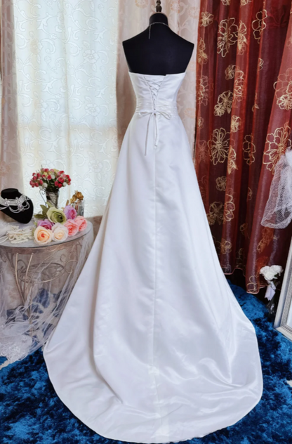 Trägerloses Hochzeitskleid Weiß A-Linie Brautkleid Ärmelloses Satin-Brautkleid WD0108