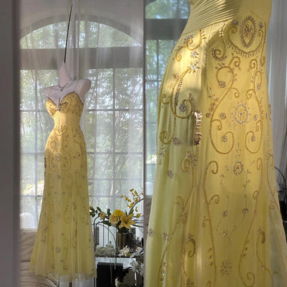 Wunderschönes, buttergelbes Spaghettiträger-A-Linien-Tüll-Ballkleid mit Perlen, rückenfreies Abendkleid ED02094