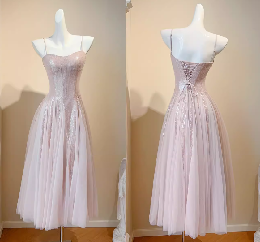 Wunderschönes dunkelolivgrünes herzförmiger Ausschnitt A-Linie Satin Tüll Kurzes Ballkleid Homecoming-Kleid ED02575