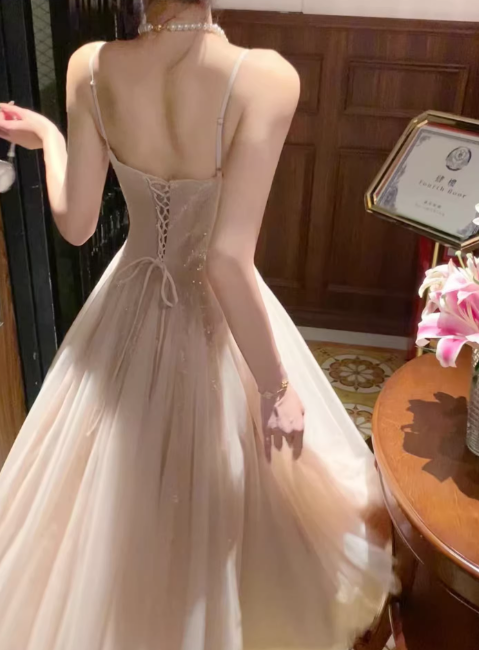 Wunderschönes dunkelolivgrünes herzförmiger Ausschnitt A-Linie Satin Tüll Kurzes Ballkleid Homecoming-Kleid ED02575