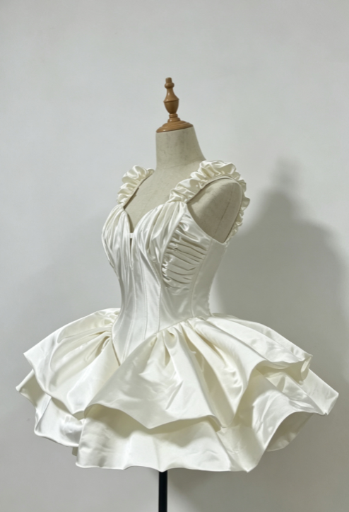 Wunderschönes dunkelolivgrünes herzförmiger Ausschnitt A-Linie Satin Tüll Kurzes Ballkleid Homecoming-Kleid ED02575