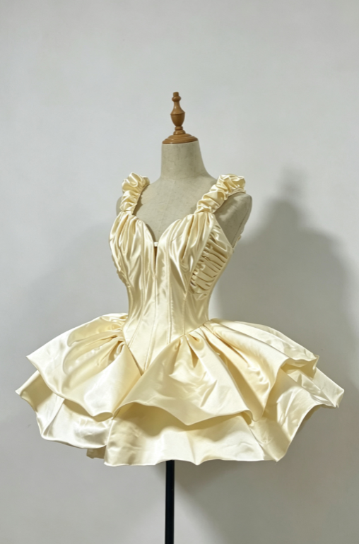 Wunderschönes dunkelolivgrünes herzförmiger Ausschnitt A-Linie Satin Tüll Kurzes Ballkleid Homecoming-Kleid ED02575