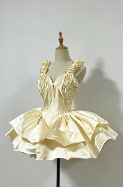 Wunderschönes dunkelolivgrünes herzförmiger Ausschnitt A-Linie Satin Tüll Kurzes Ballkleid Homecoming-Kleid ED02575