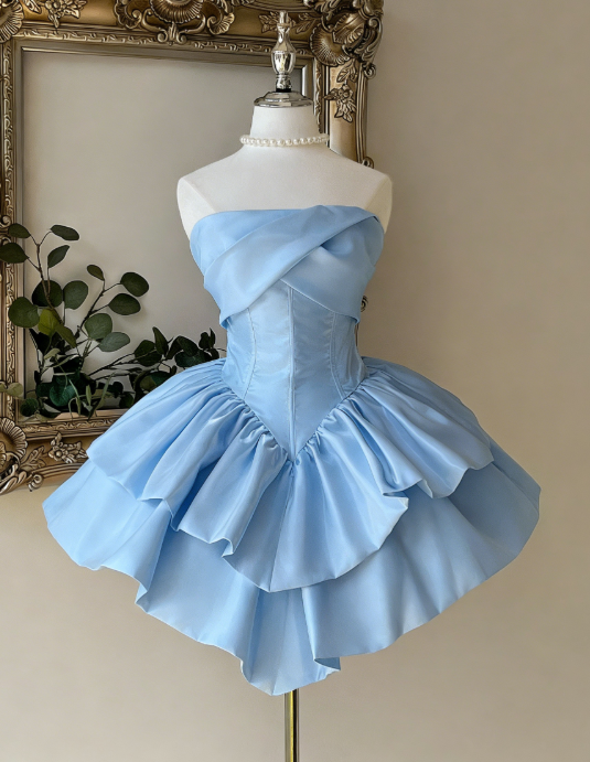 Cute Strapless Ball Gown Champagne Homecoming Dresses Sleeveless Birthday Dresses Satin Party Dresses ED04583