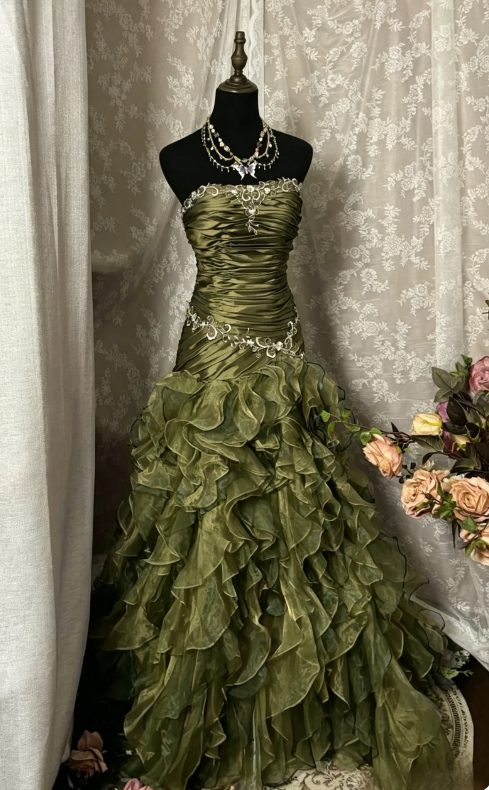 Vintage Sheath Grape Long Prom Dresses Tiered Tulle Strapless Quinceanera Dresses Sweet 16 Dresses ED05490
