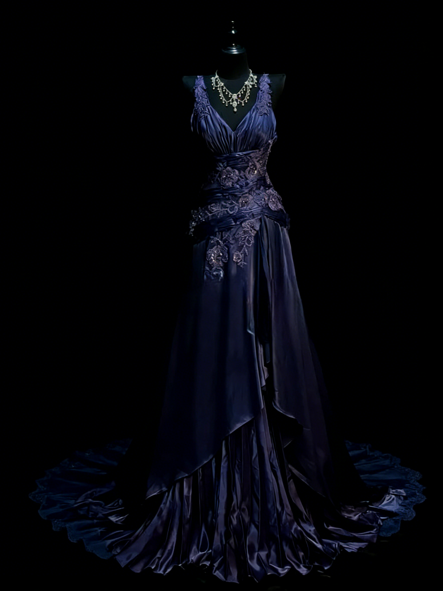 Elegant Grape Long Prom Dresses Satin V-neck A-line Evening Dresses Appliques Sleeveless Formal Dresses ED06169