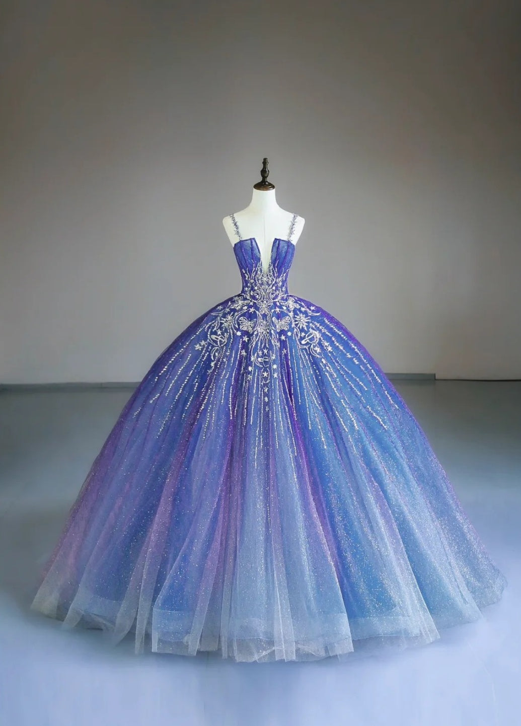 Chic A-Line Long Prom Dresses Tulle Spaghetti Straps Blue Birthday Dresses Sleeveless Evening Gowns ED06218