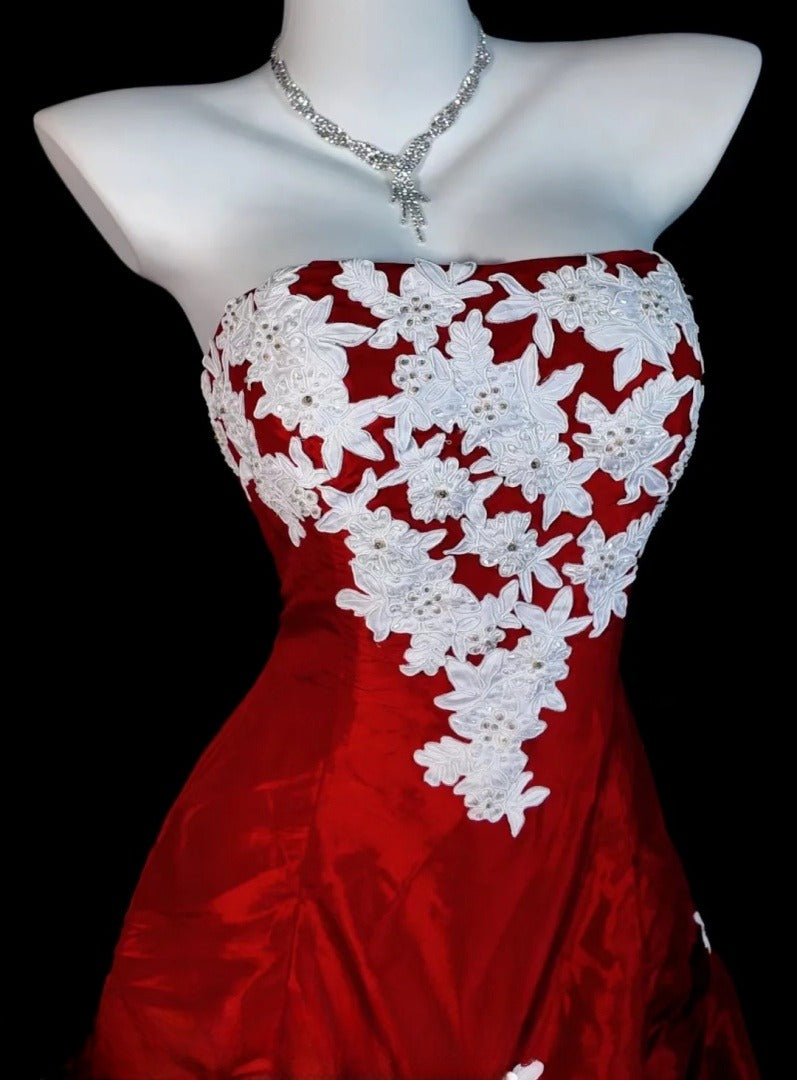 Gorgeous Strapless Burgundy Long Prom Dress Satin Appliques A-Line Evening Dress Zipper Sleeveless Birthday Dress ED06681