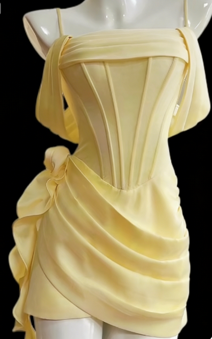 Elegantes kurzes champagnerfarbenes Ballkleid mit Spaghettiträgern, Etuikleid aus Satin, Geburtstagskleid ED07180