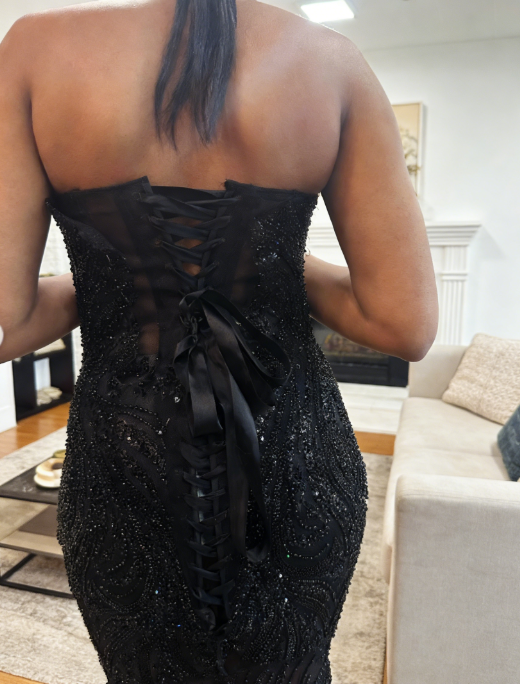 Robe de bal longue noire élégante en tulle, sans bretelles, robe d'anniversaire fourreau ornée de perles ED07205