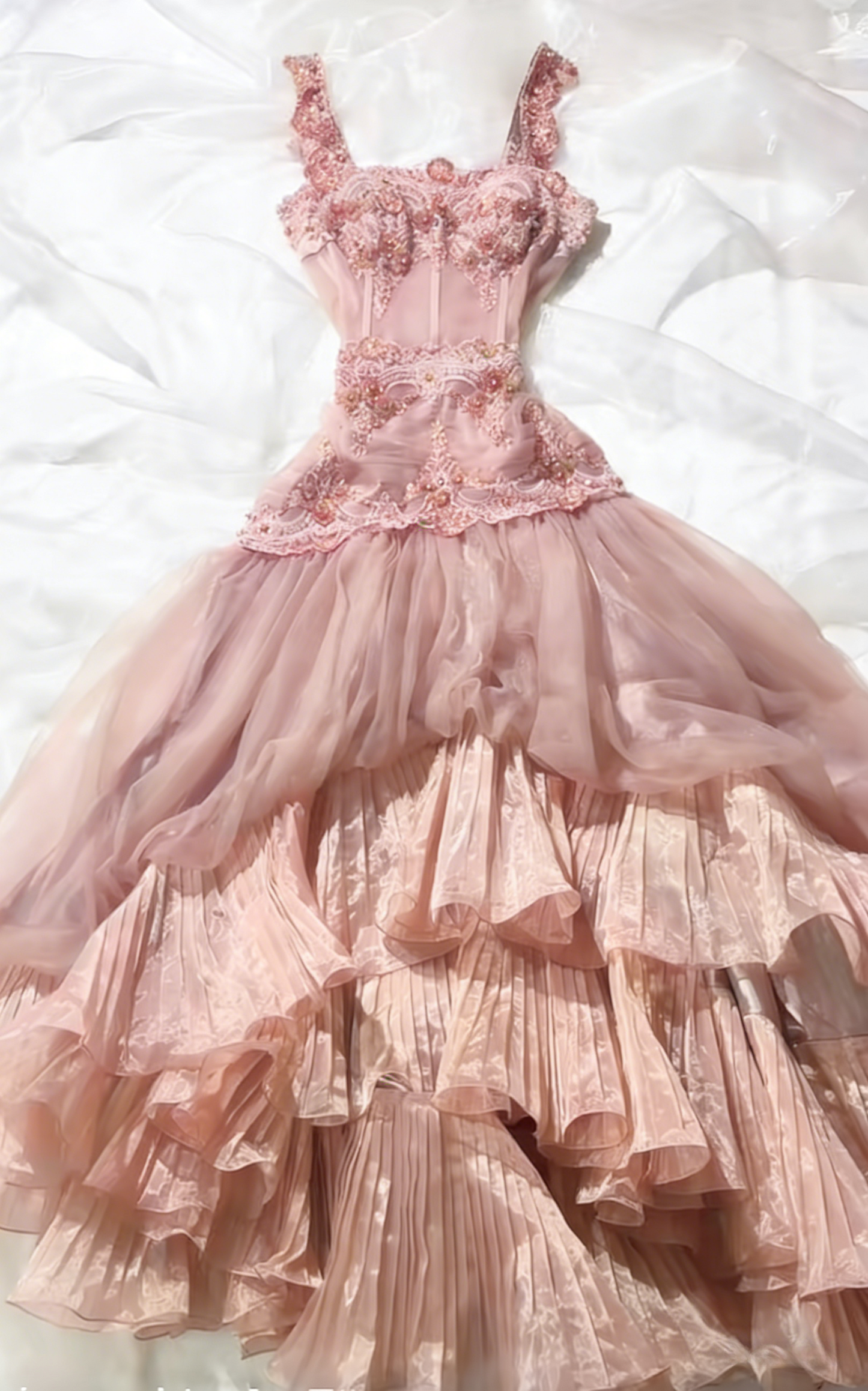 Robe de bal longue verte élégante, ornée d'appliques en tulle et de bretelles, coupe trapèze, référence ED07239