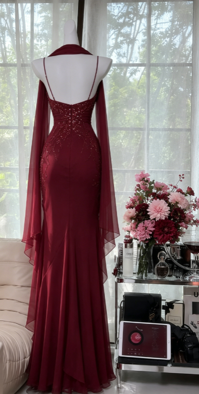 Jolie robe de soirée longue en mousseline de soie à fines bretelles et perles, bordeaux, robe de bal ED08174