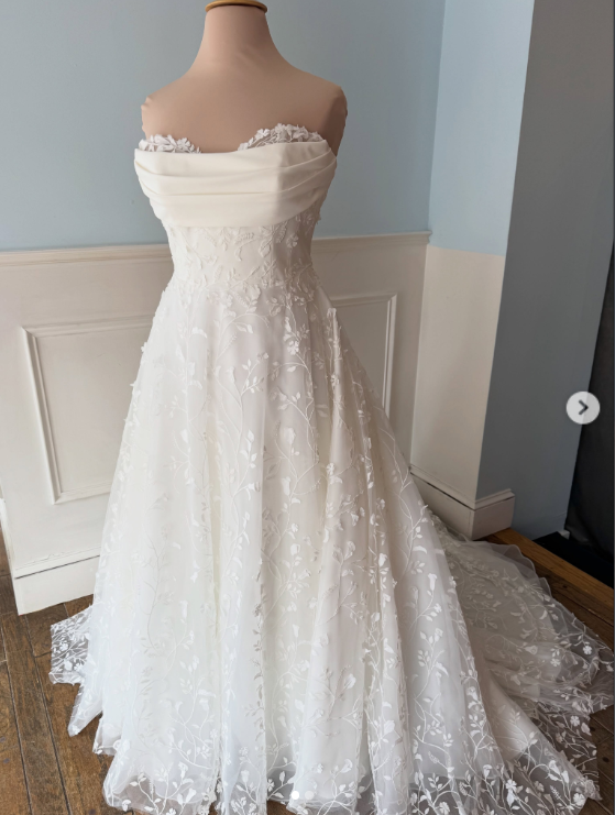 Elegant White Wedding Dress A-Line Tulle Bridal Dress  ED10076