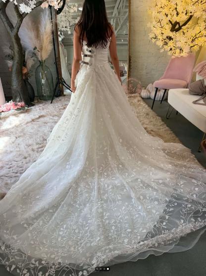 Elegant White Wedding Dress A-Line Tulle Bridal Dress  ED10076