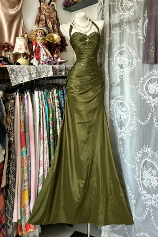 Vintage Halter Sheath Long Prom Dresses Beaded Satin Blue Evening Dresses Sleeveless Birthday Dresses EP05396